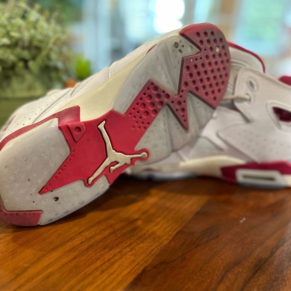 Jordan Flight Club 91
White Pure Platinum Sail Mystic Hibiscus - Picture 4 of 4